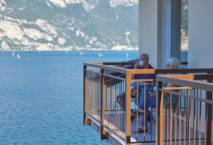 Standar Háromágyas Szoba Erkéllyel, Paradiso Conca D Oro