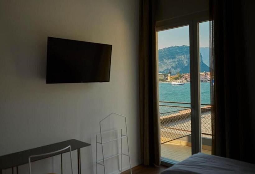 Quarto Triplo Estandar com Sacada, Paradiso Conca D Oro