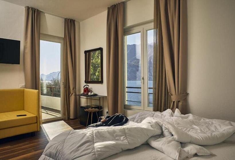 اتاق لوکس با چشم‌انداز دریاچه, Paradiso Conca D Oro