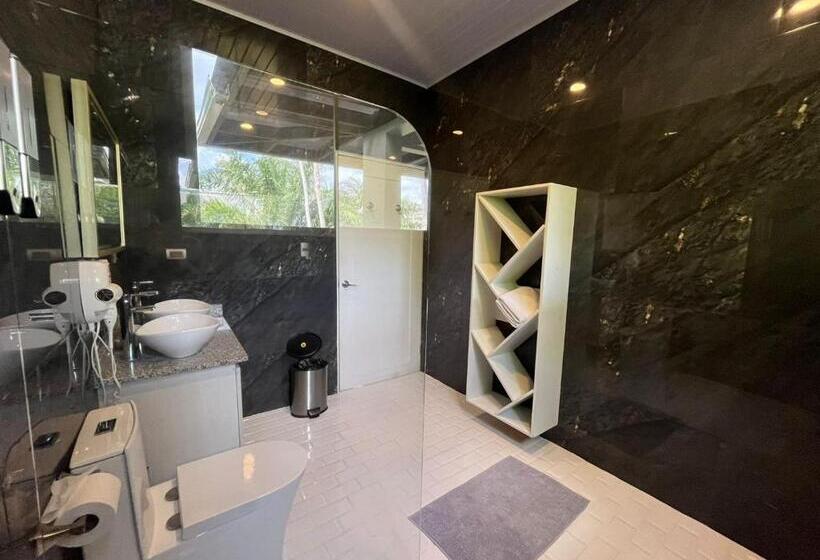 חדר דלוקס עם מיטת קינג, Pz Country Club & Conference Center