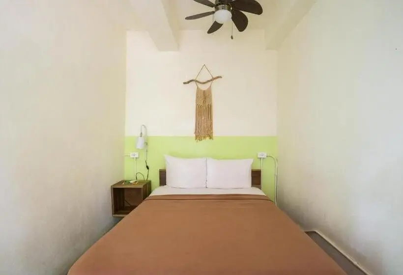 浴室共有ベーシックルーム, Selina Manuel Antonio   Hostel