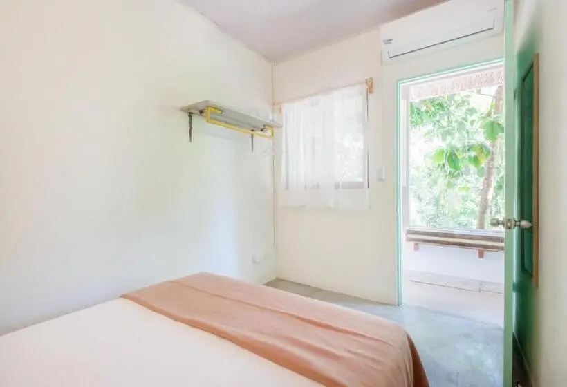 浴室共有ベーシックルーム, Selina Manuel Antonio   Hostel