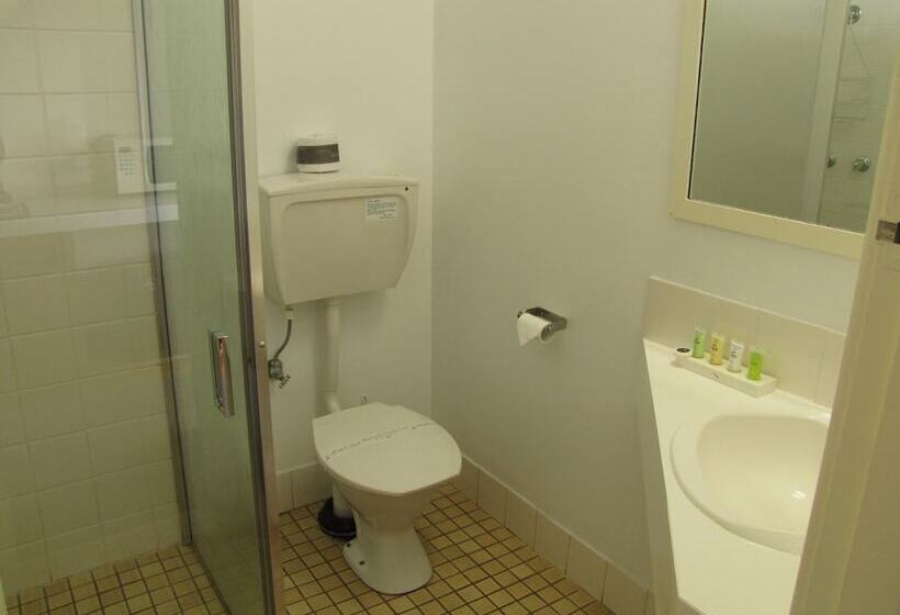 جناح, Motel Traralgon