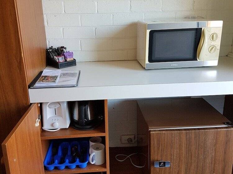 جناح, Motel Traralgon