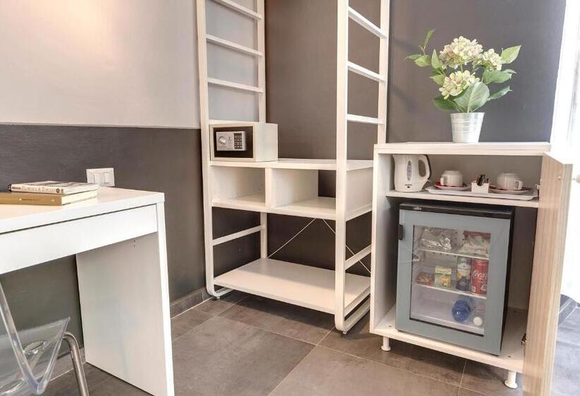 اتاق لوکس سه تخته, Al Consolato   Guest House