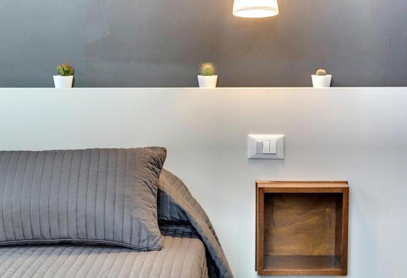 اتاق لوکس سه تخته, Al Consolato   Guest House