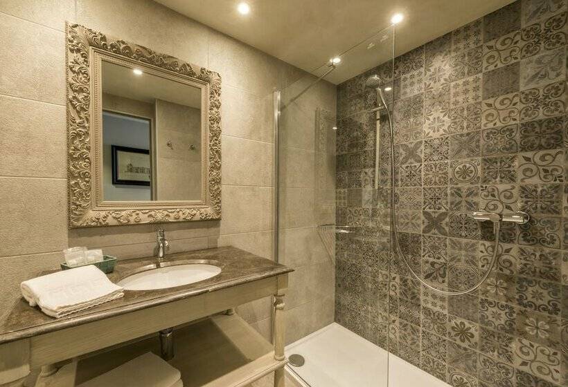 高级大房间, Nouvel Hôtel Du Commerce