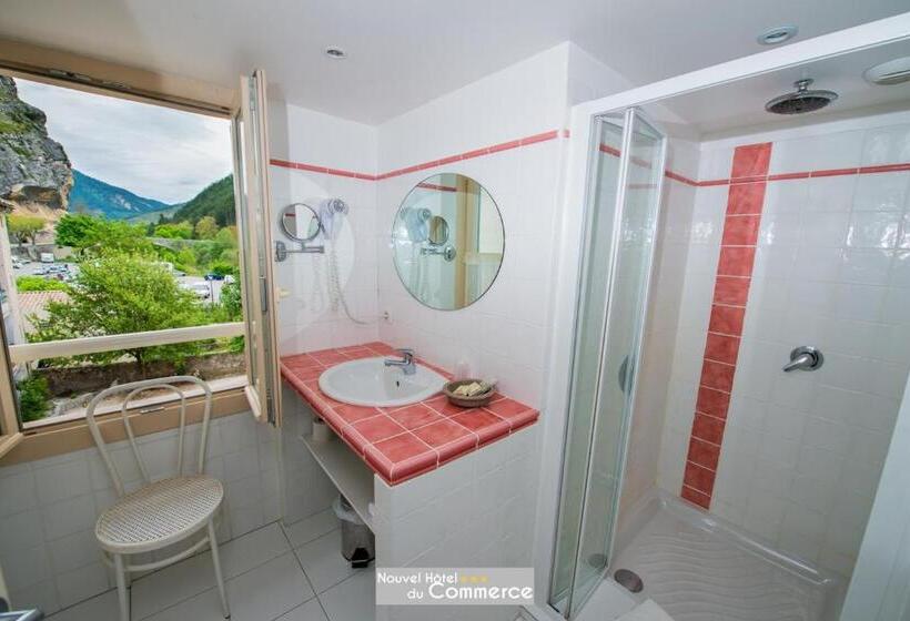 标准三人间, Nouvel Hôtel Du Commerce