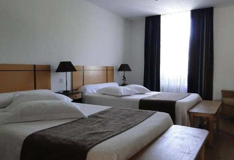 スタンダードトリプルルーム, Nouvel Hôtel Du Commerce