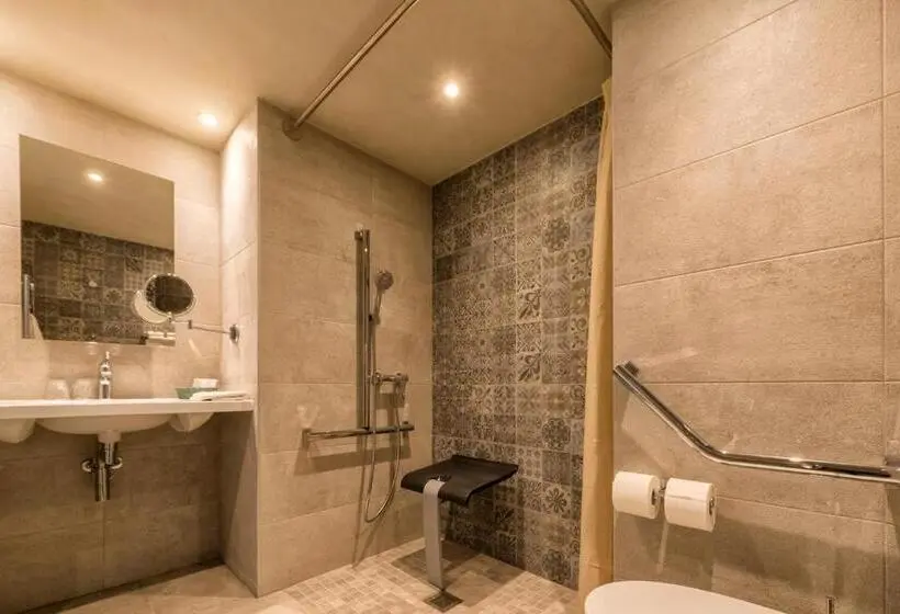 身障者適用スタンダードルーム, Nouvel Hôtel Du Commerce
