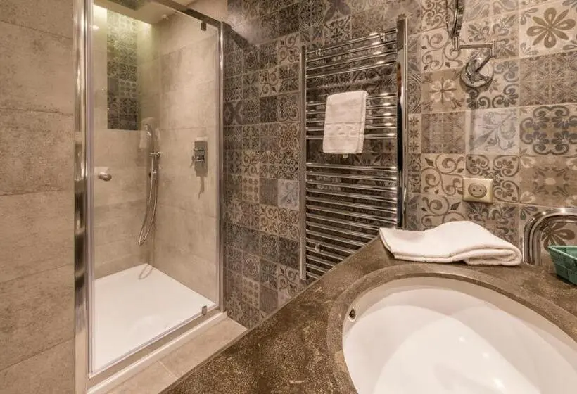 スーペリアースイート, Nouvel Hôtel Du Commerce