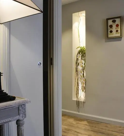スーペリアースイート, Nouvel Hôtel Du Commerce