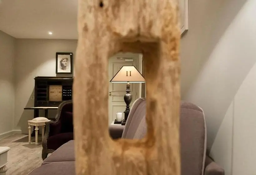 スーペリアースイート, Nouvel Hôtel Du Commerce