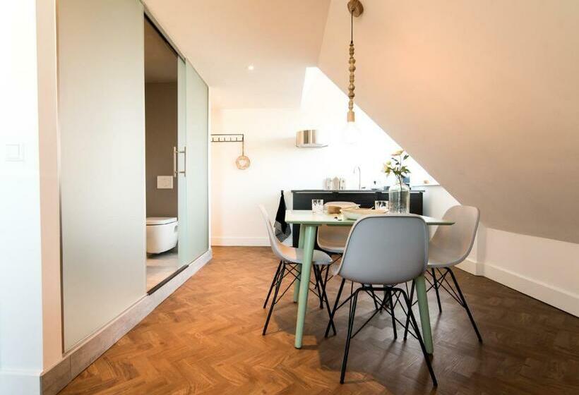 スタンダードルーム, De Bankier