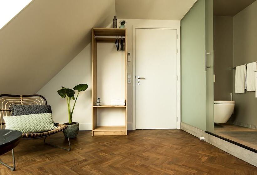 デラックスルーム, De Bankier