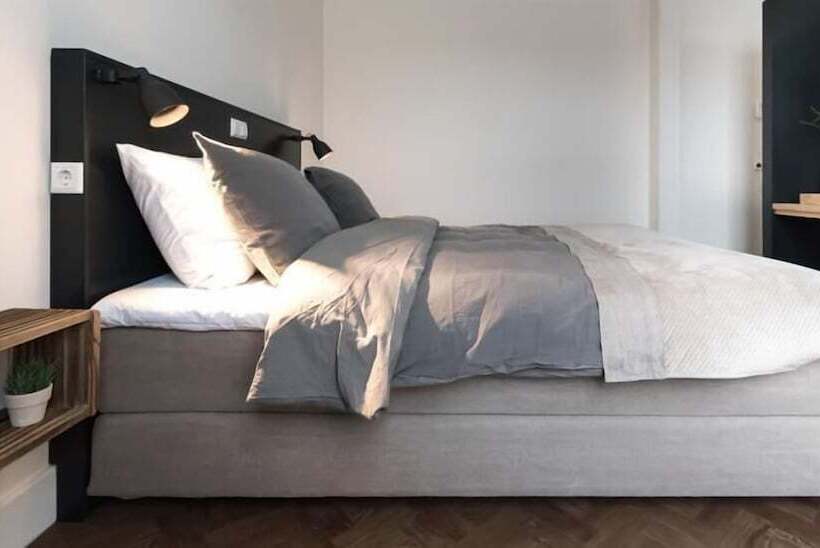 デラックスルーム, De Bankier