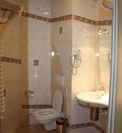 اتاق استاندارد سه نفره, Saol