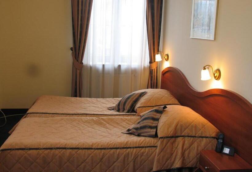 اتاق استاندارد سه نفره, Saol