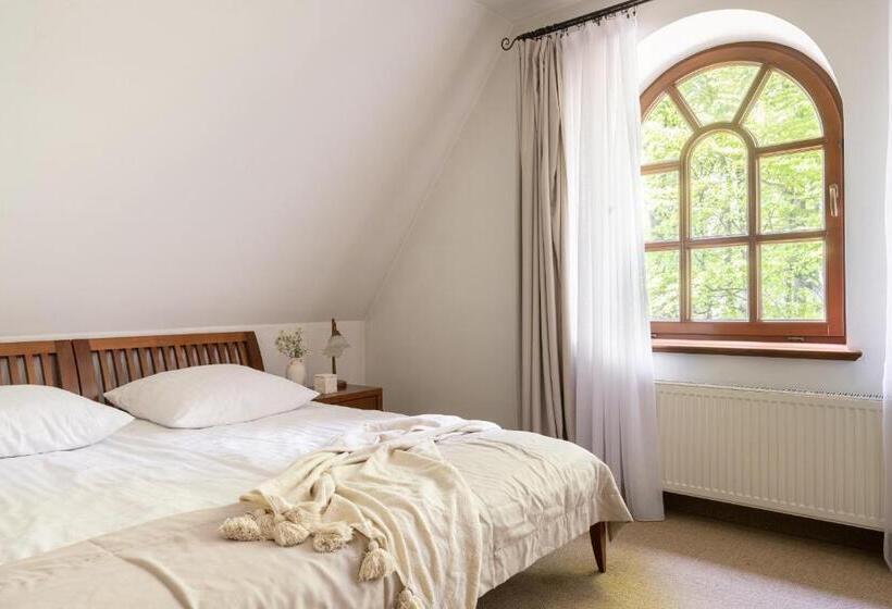 Номер Стандарт, Willa Bór