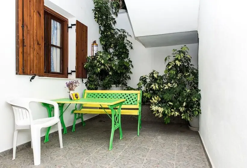 استودیوی استاندارد, Villa Maria