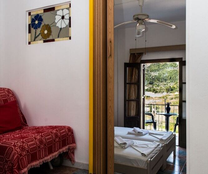 استودیوی استاندارد, Villa Maria