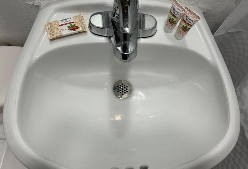 غرفة قياسية سرير كينج, Budget Inn Hollywood