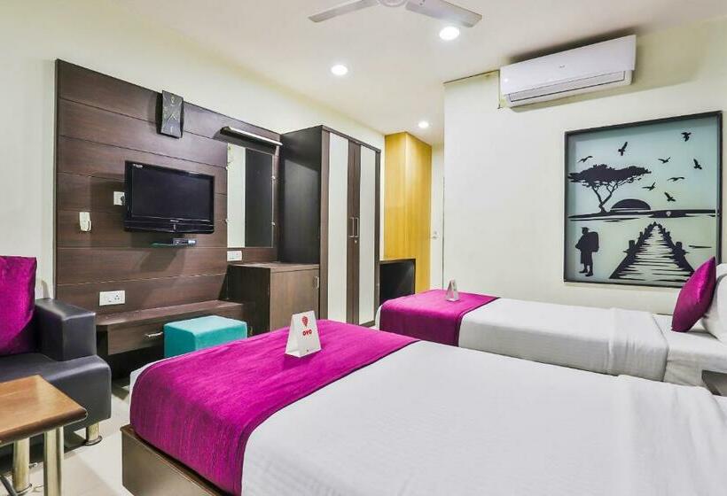 חדר קלאסי לשלושה, Marshall The Grand