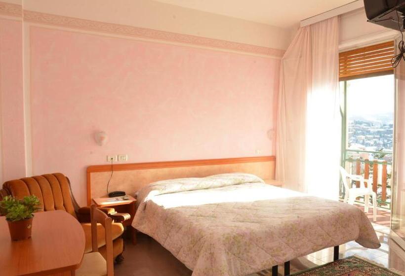 스탠다드 발코니 룸, Pineta