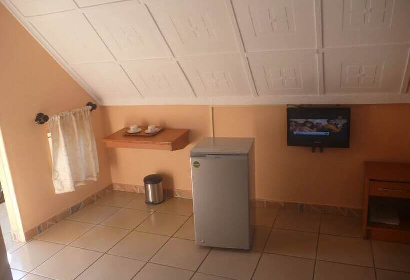 اتاق استاندارد, Sunset Junction Lodges & Tours