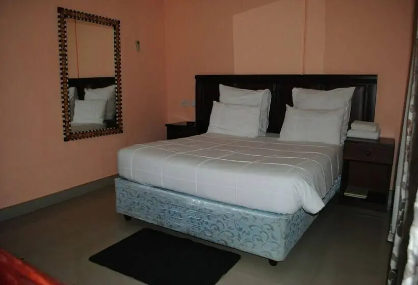 اتاق استاندارد, Sunset Junction Lodges & Tours