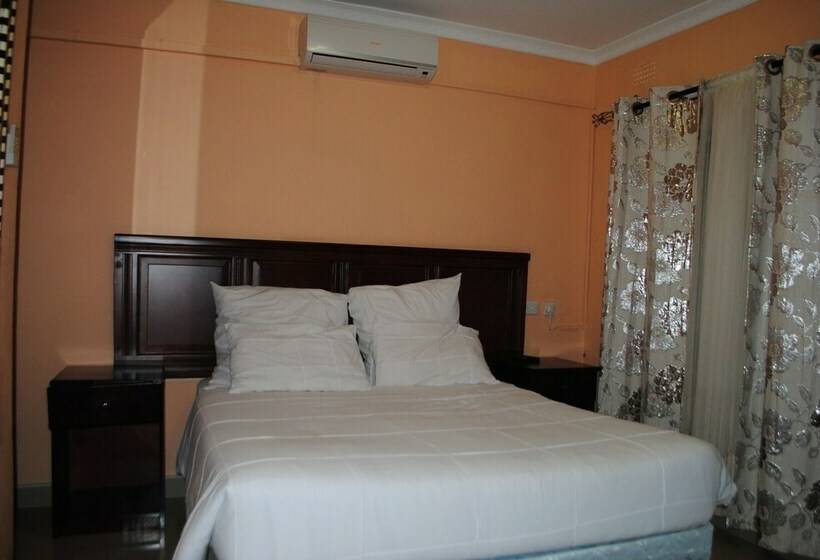 اتاق استاندارد, Sunset Junction Lodges & Tours