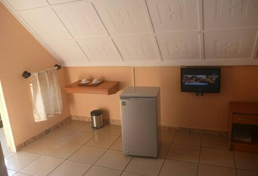 اتاق استاندارد, Sunset Junction Lodges & Tours