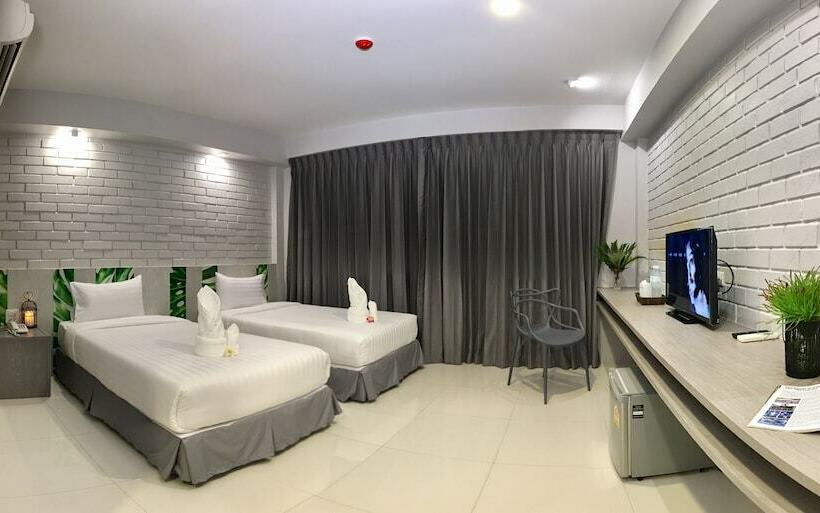 غرفة قياسية, The Pat