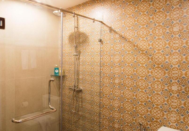 غرفة ديلوكس مطلّة علي البحر, The Pat