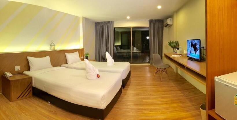 غرفة ديلوكس مطلّة علي البحر, The Pat