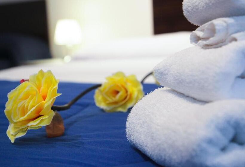 آپارتمان 1 خوابه با بالکن, Chiaia Relax