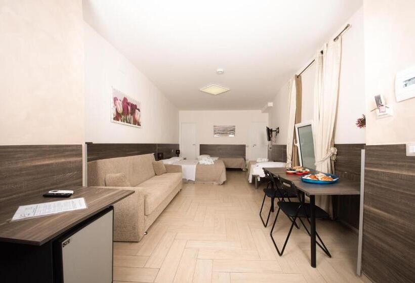 اتاق لوکس خانوادگی, Chiaia Relax