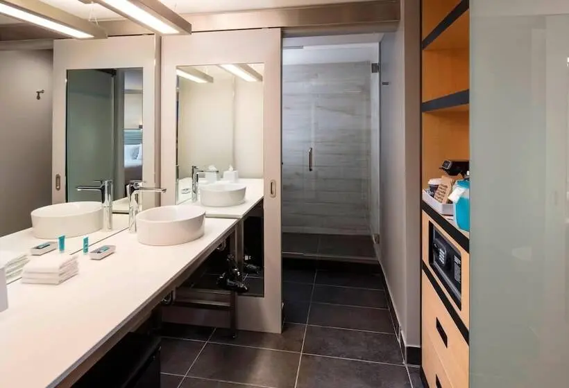 スイート, Aloft Coral Gables