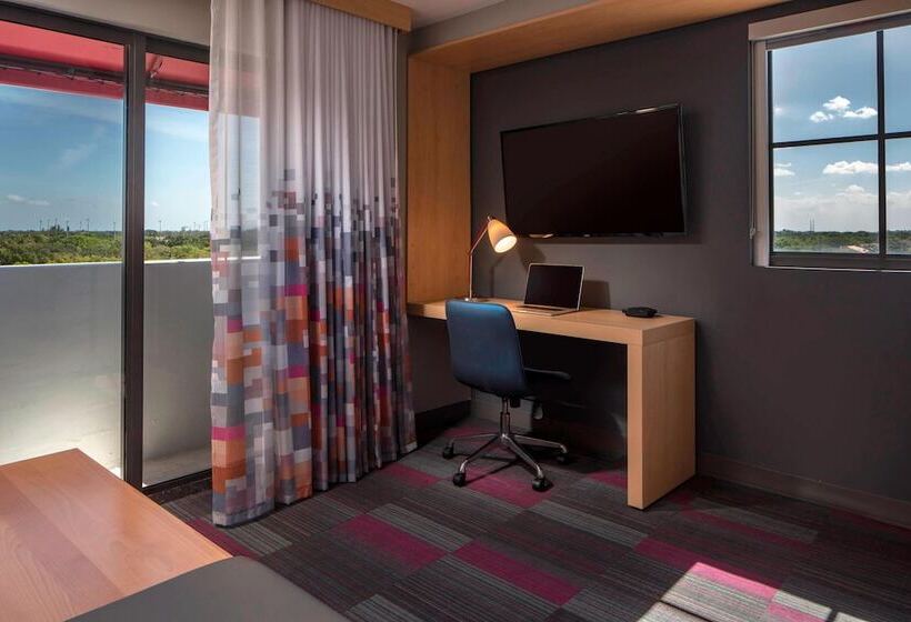 Люкс, Aloft Coral Gables