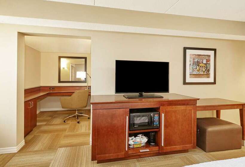 带大床的标准间, Hampton Inn & Suites By Hilton Warrington Horsham