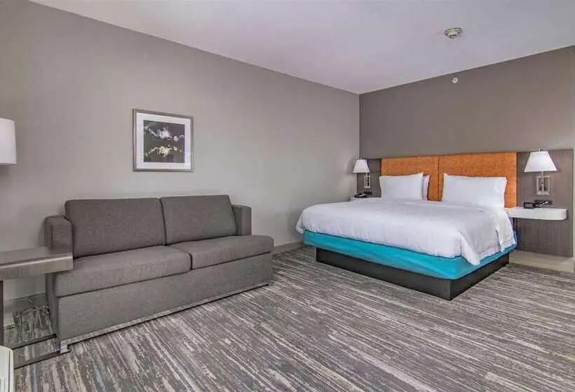 キングサイズベッドのスタンダードルーム, Hampton Inn & Suites By Hilton Warrington Horsham
