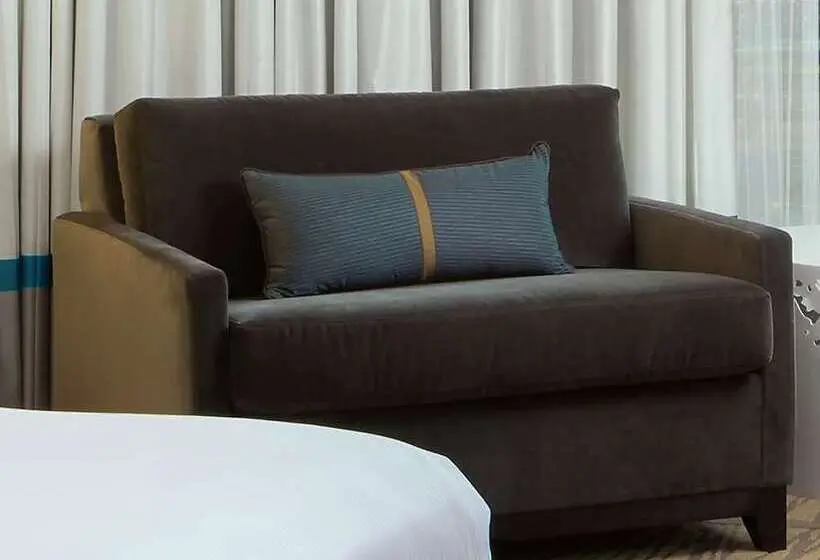 キングサイズベッドのスタンダードルーム, Hampton Inn & Suites By Hilton Warrington Horsham