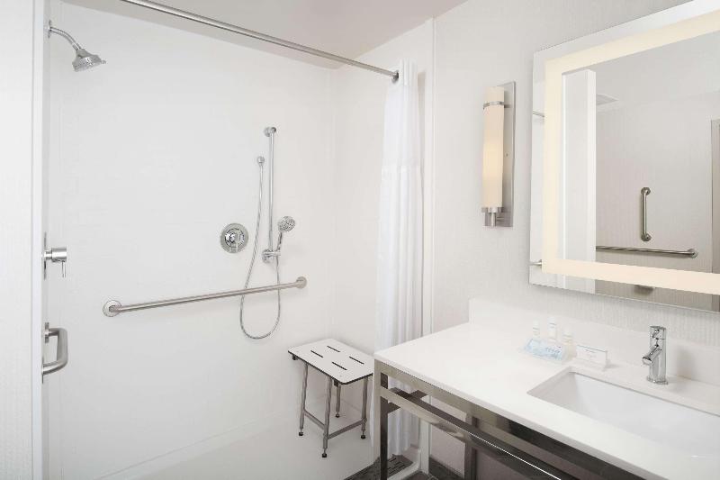 اتاق استاندارد با تخت بزرگ, Hilton Garden Inn San Antonio Downtown Riverwalk