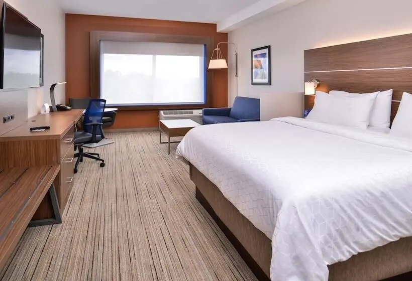 身障者適用スイートルーム, Holiday Inn Express & Suites Farmville, An Ihg