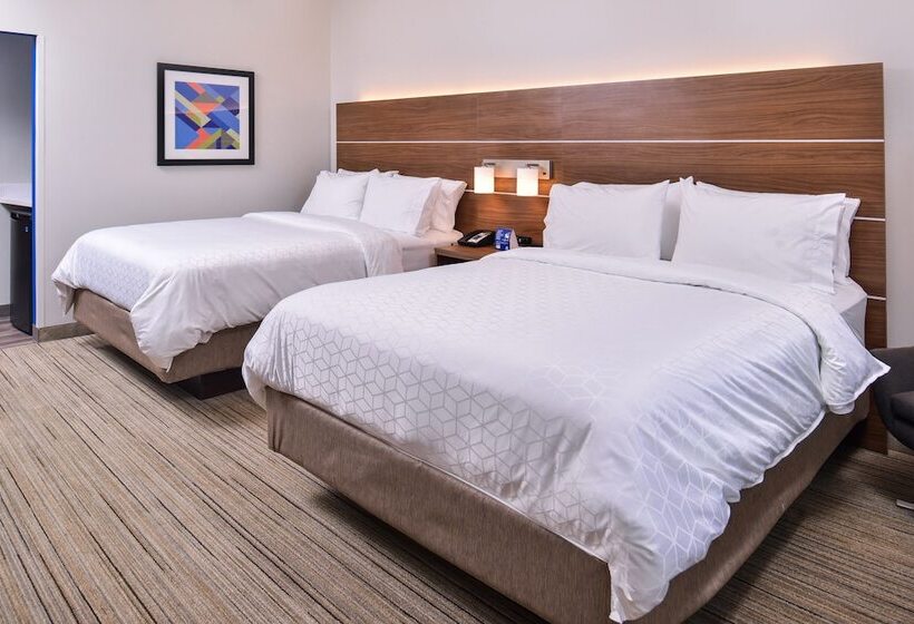 Люкс Адаптированный для Инвалидов, Holiday Inn Express & Suites Farmville, An Ihg