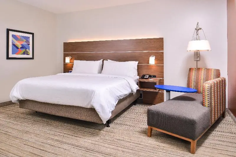 スタンダードルーム, Holiday Inn Express & Suites Farmville, An Ihg