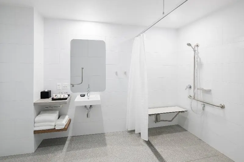 キングサイズベッドのスタンダードルーム, Holiday Inn Sydney St Marys, An Ihg