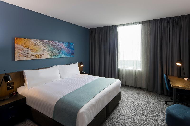 חדר סטנדרט עם מיטת קינג, Holiday Inn Sydney St Marys, An Ihg