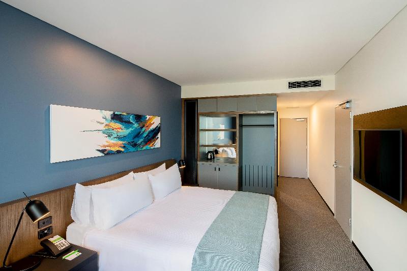 חדר סטנדרט עם מיטת קינג, Holiday Inn Sydney St Marys, An Ihg