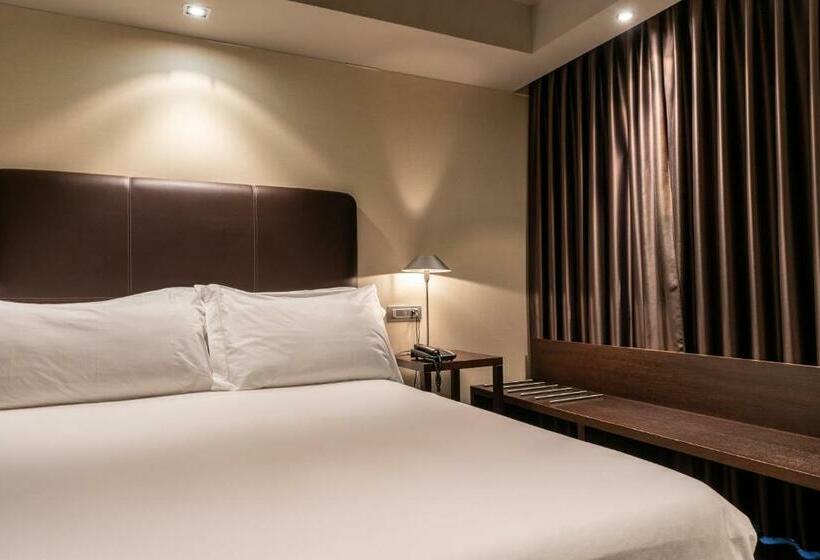 标准间, La Trufa Negra